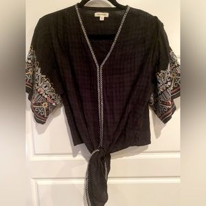 Embroidered tie front top from Max Mara’s Max Studio collection. Sz Xs-S black